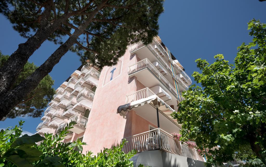 Hotel Trevi Lido di Jesolo Exterior photo